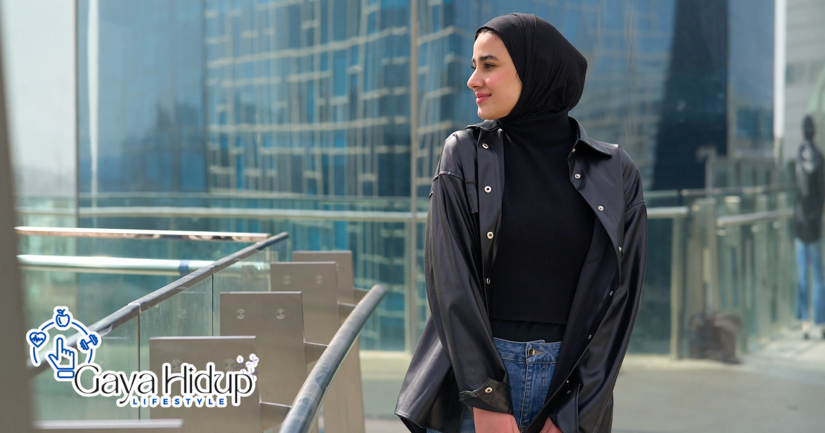 Outfit Skena Hijab dengan Gaya Streetwear Outfit skena hijab bergaya streetwear modern